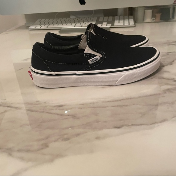 Black slip on Vans trainers - Picture 7 of 9